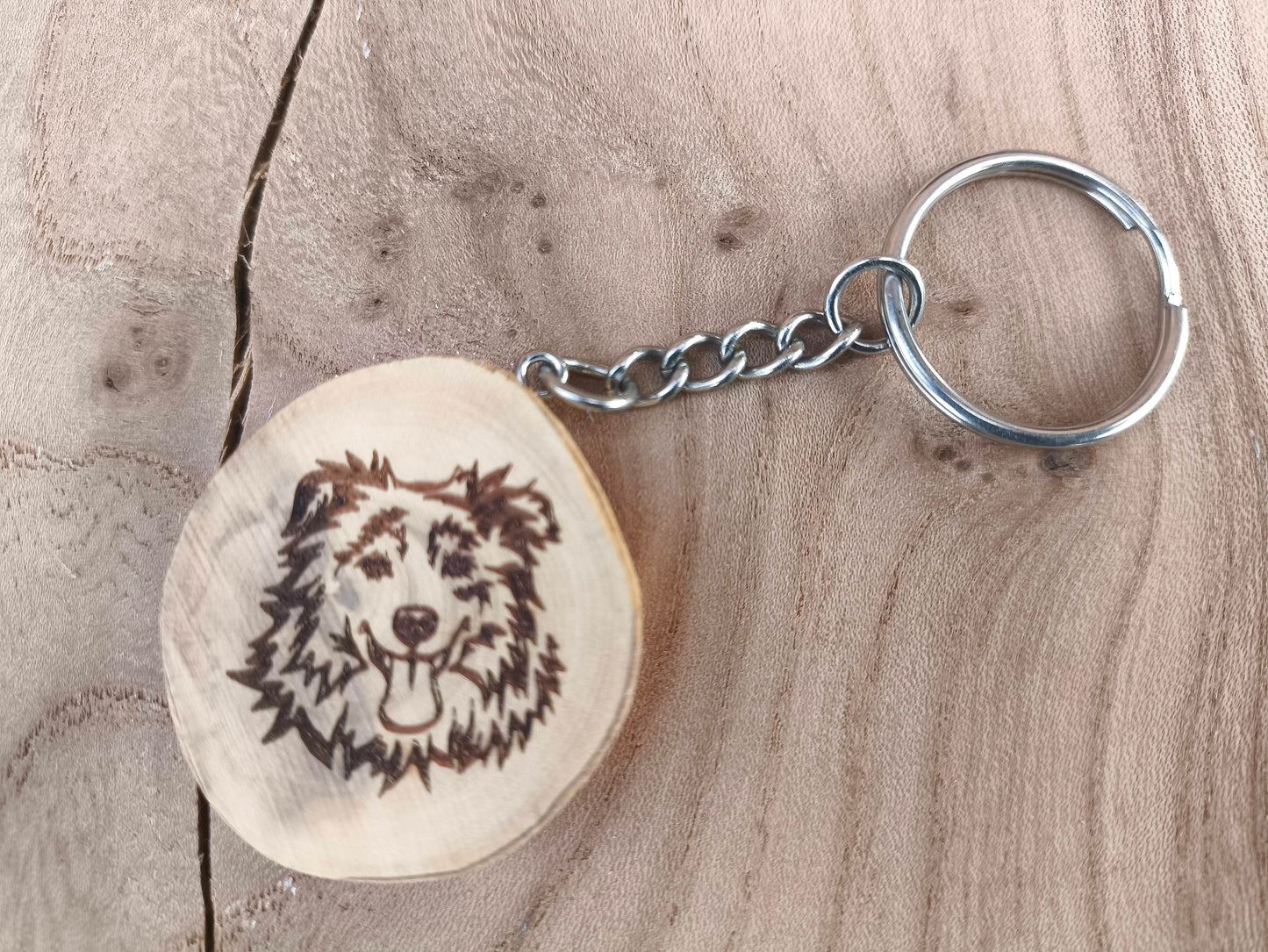 Porte-Clé Artisanal en Buis - Motif Chien