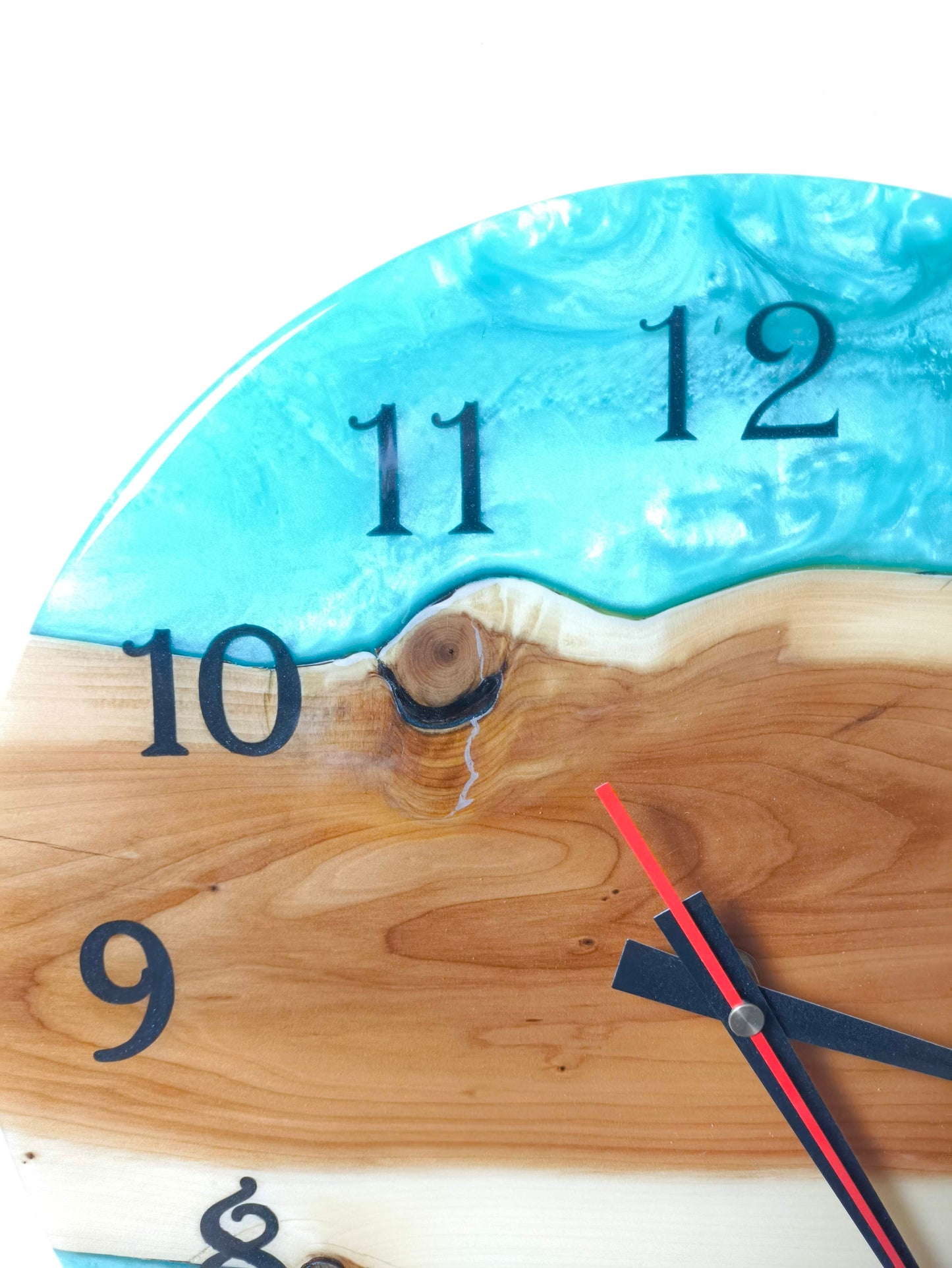 Horloge Murale en Résine Époxy et Bois d'If - 30 cm