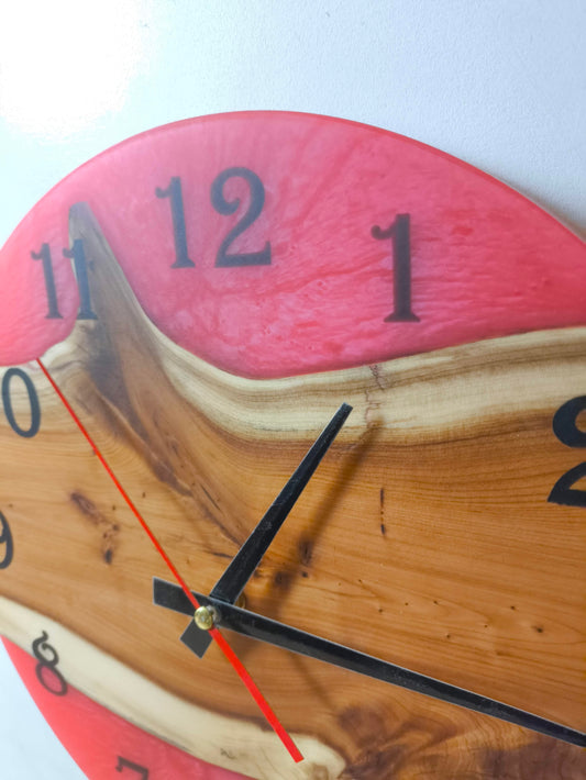 Horloge Murale en Résine Époxy et Bois d'If - 30 cm