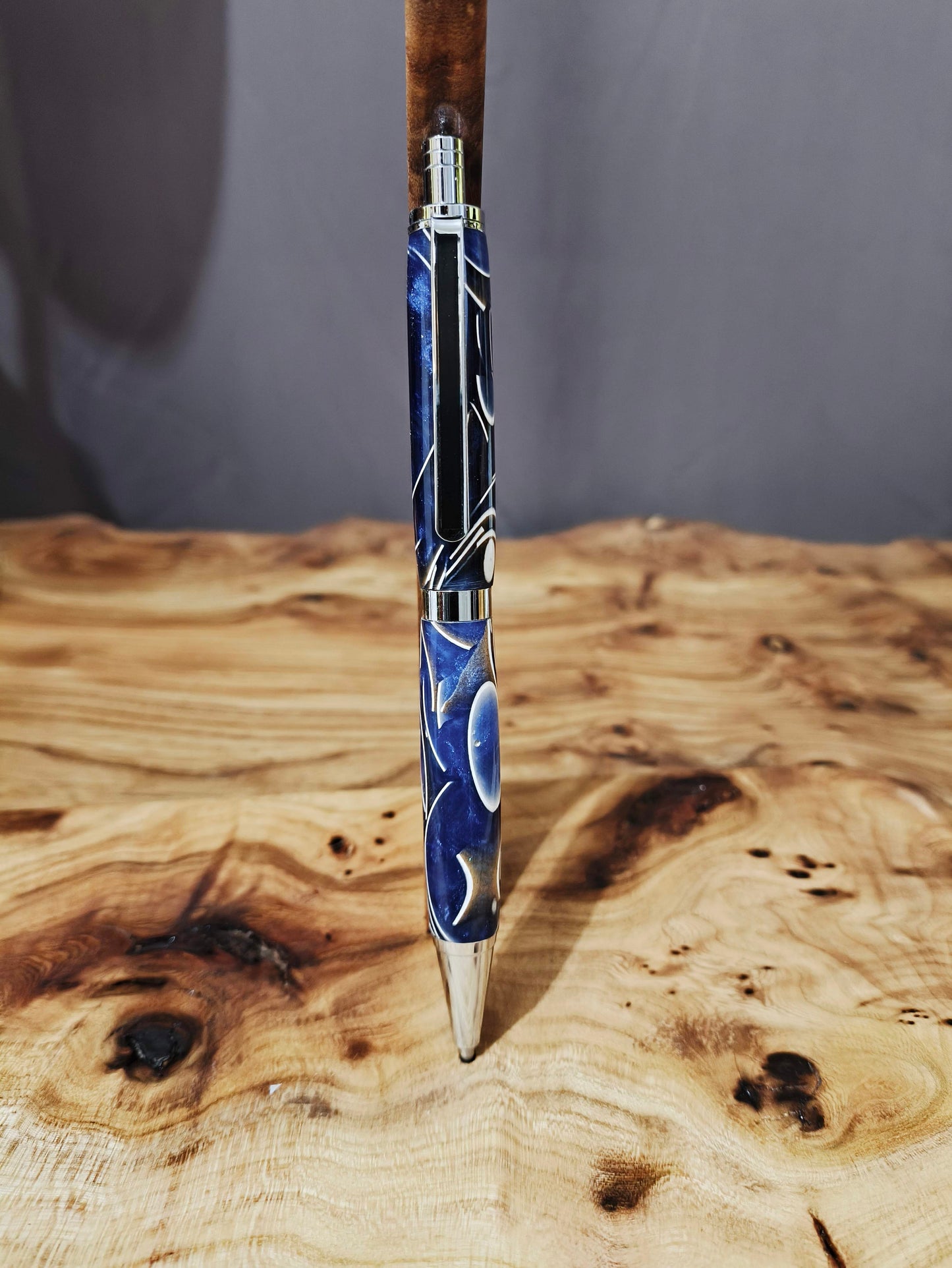Stylo Clic-Clac Résine Époxy Bleu et Coquille d'Œuf