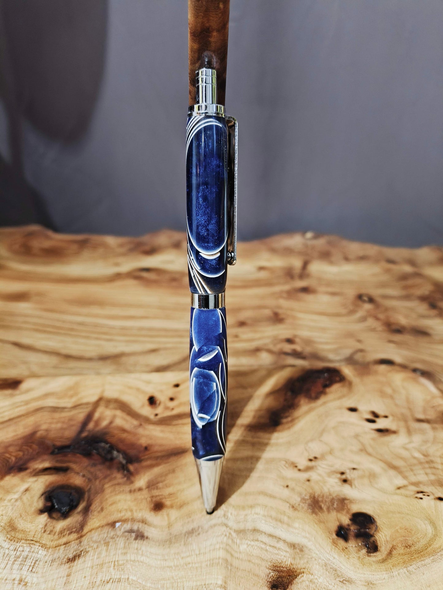 Stylo Clic-Clac Résine Époxy Bleu et Coquille d'Œuf