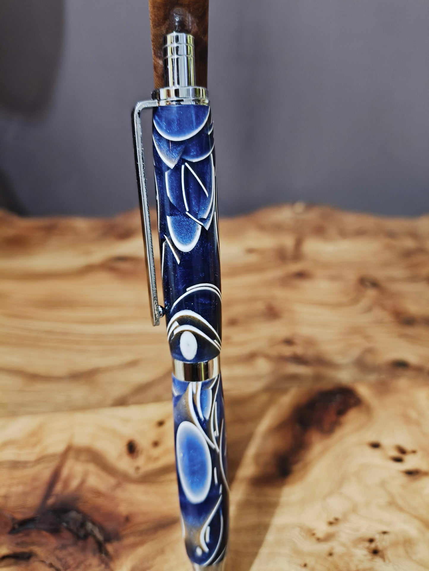 Stylo Clic-Clac Résine Époxy Bleu et Coquille d'Œuf