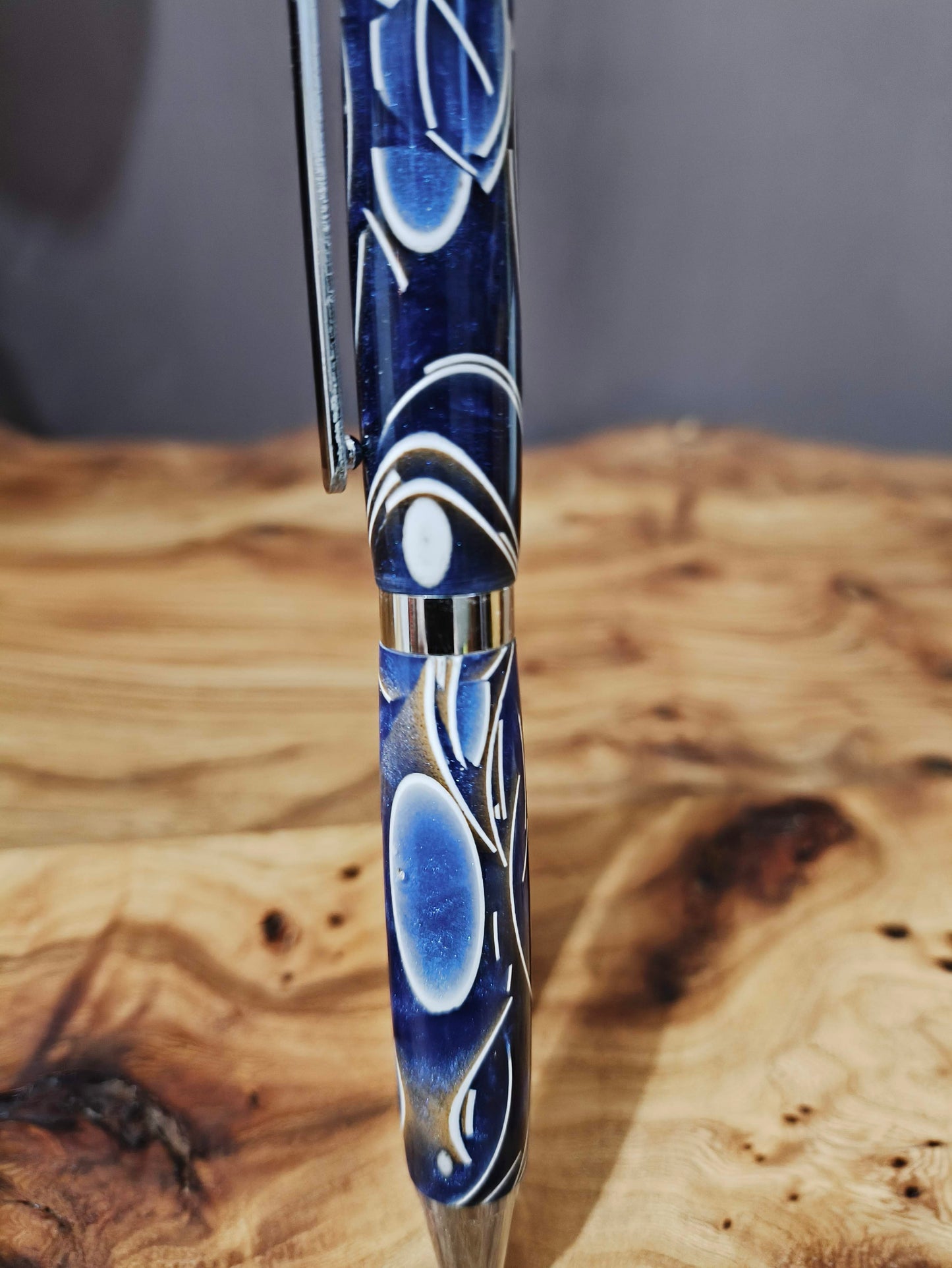 Stylo Clic-Clac Résine Époxy Bleu et Coquille d'Œuf