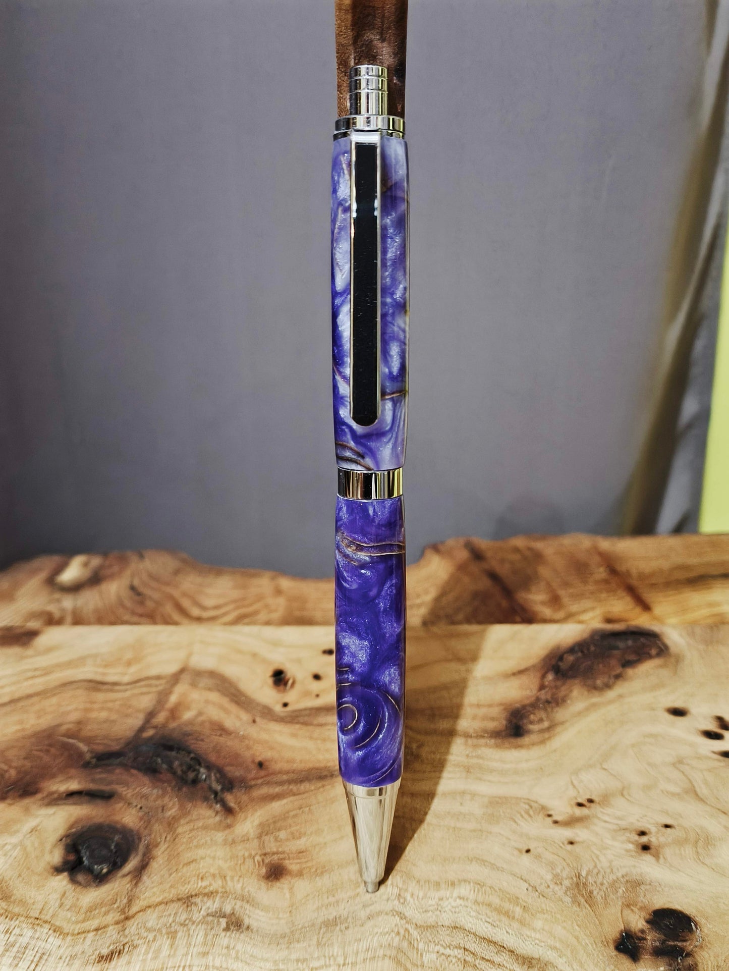 Stylo clic clac - Résine epoxy et copeaux de Bois