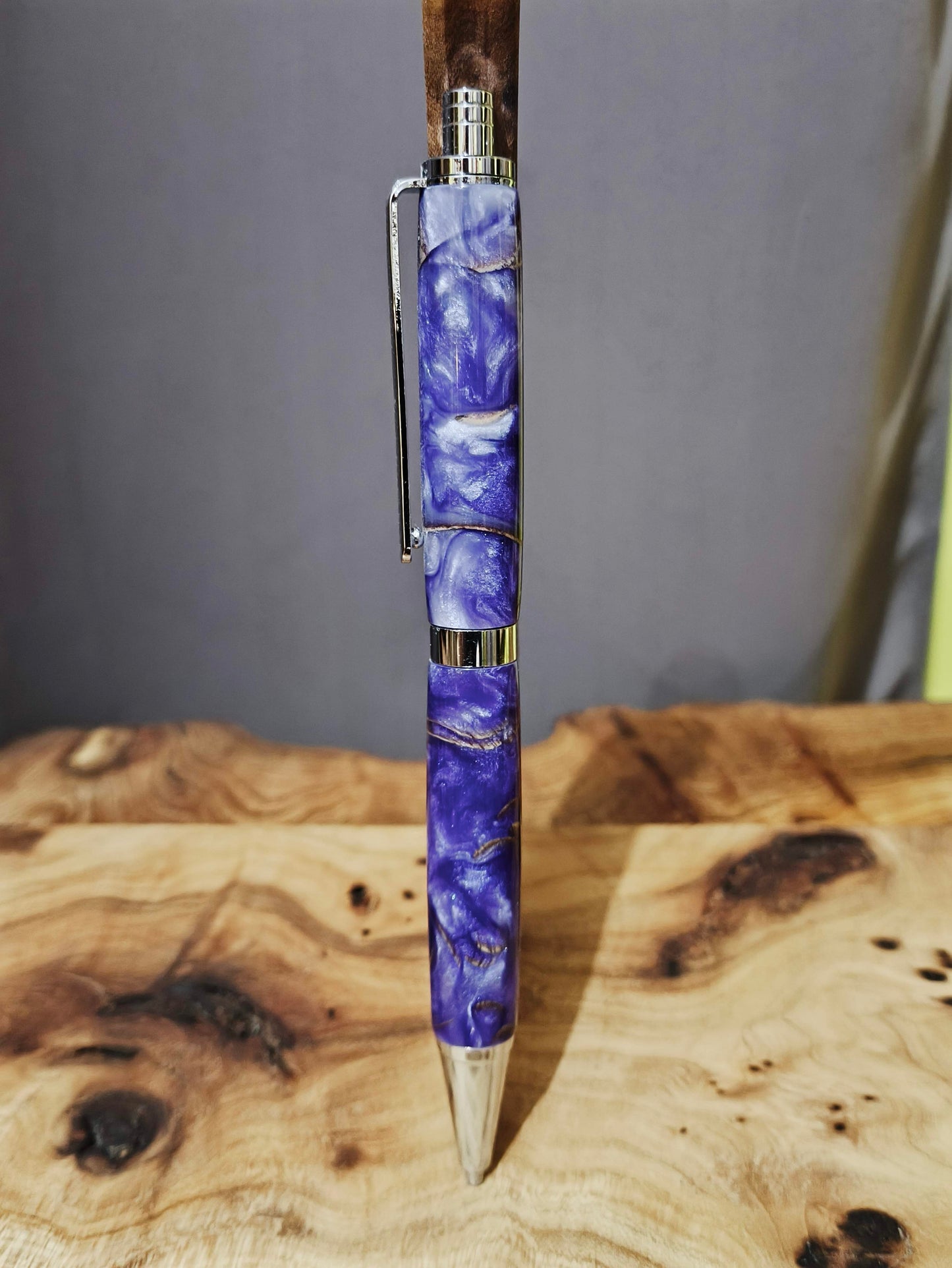 Stylo clic clac - Résine epoxy et copeaux de Bois
